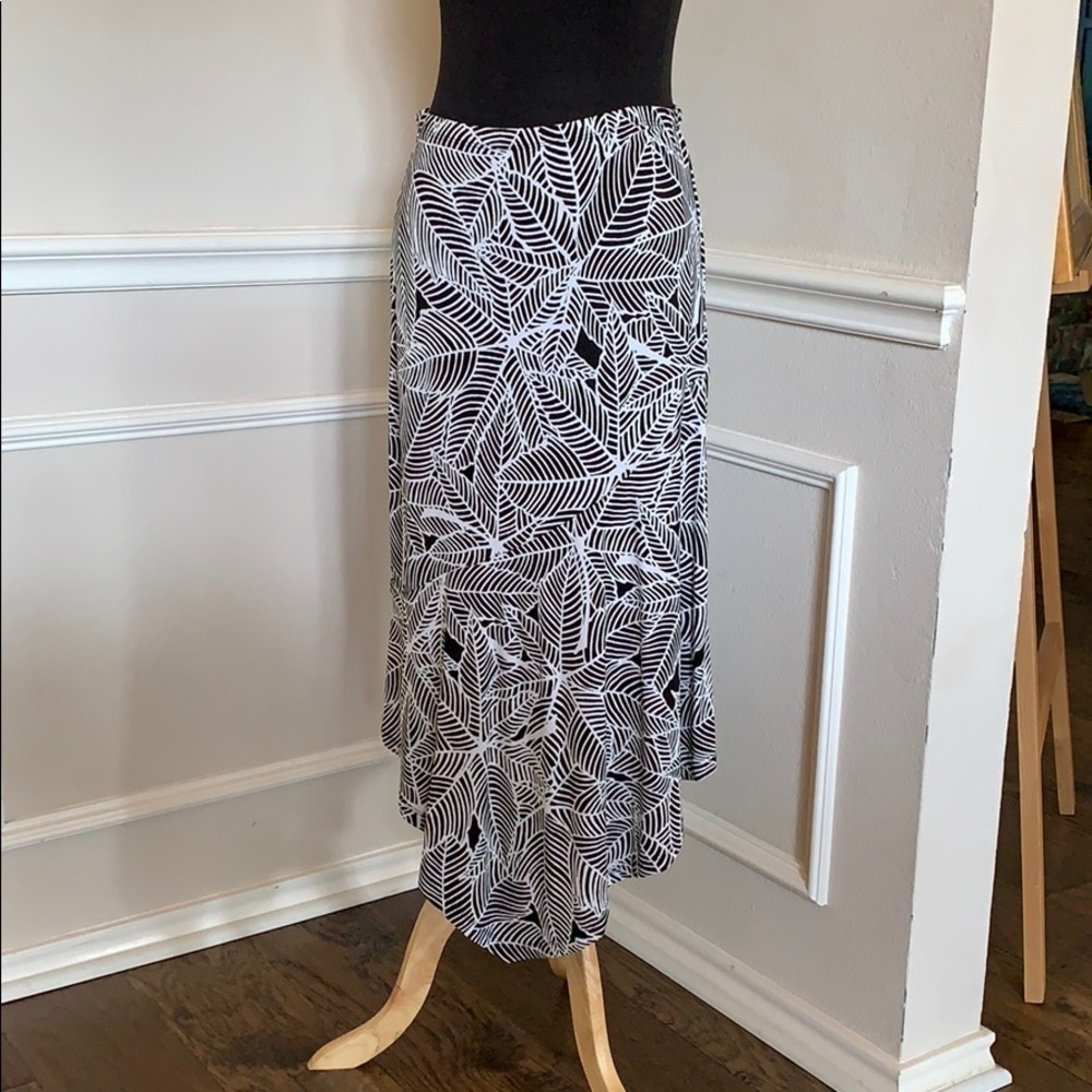 Josephine Chaus Skirt B/W Knit - Size Small
